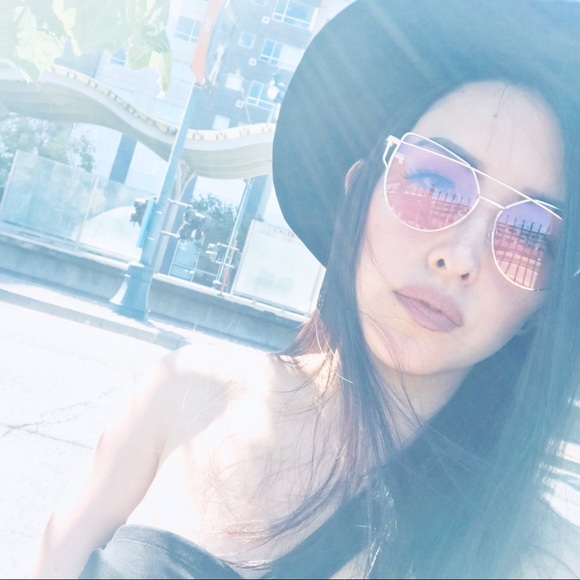 Meet your Posher, Norma - Picture 1 of 1